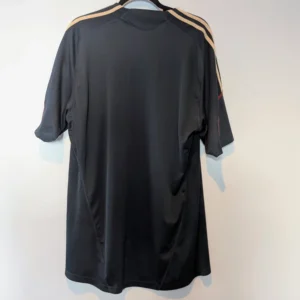 Alternative view of 2009/2010 Liverpool FC Away Football Shirt (Large)