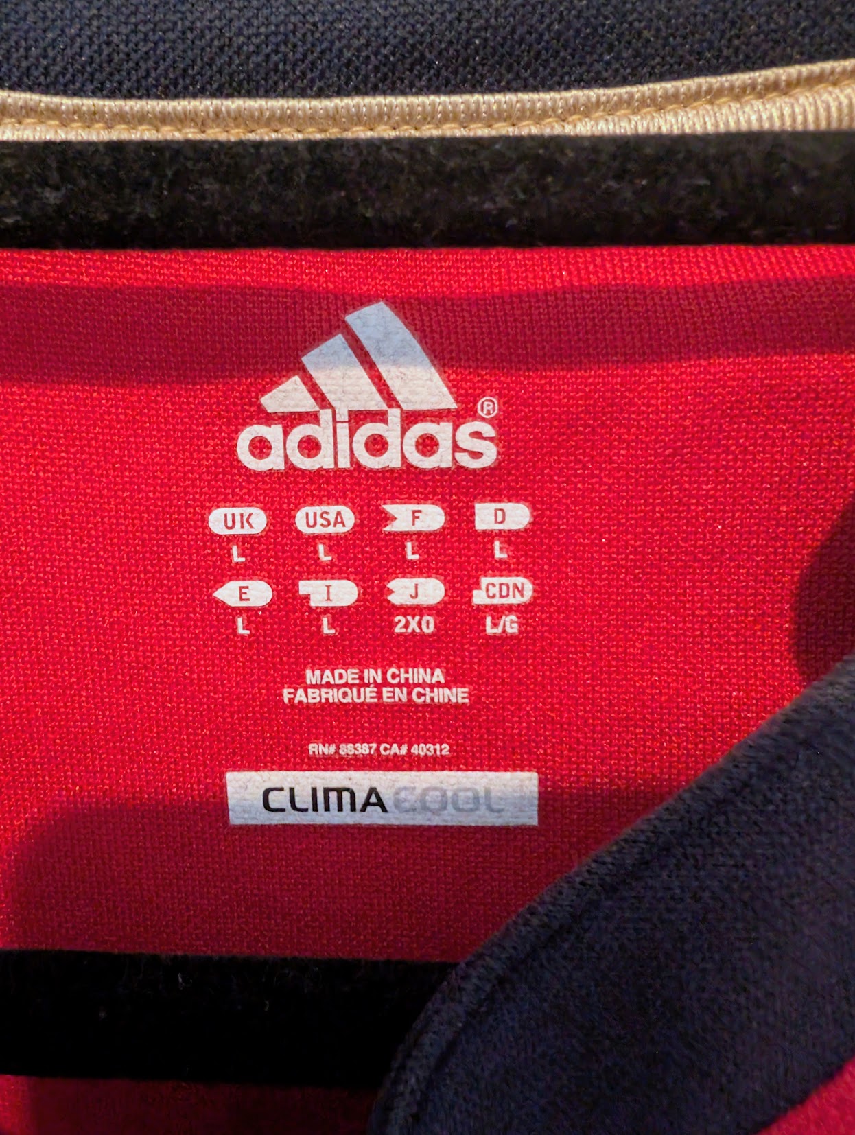 2011/12 Munster Rugby Home Jersey (L) - Image 2