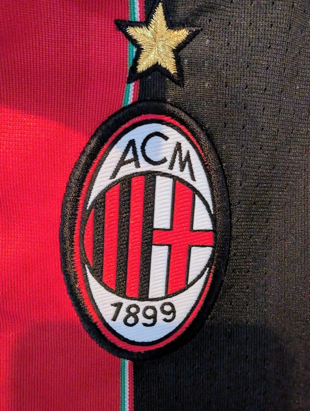 2012/13 AC Milan Home Shirt (Large) - Image 5