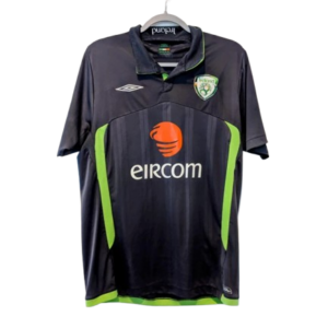 Authentic 2009 Ireland third football shirt Umbro dark grey size Large FAI