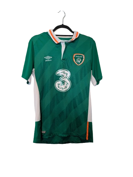 Authentic 2016 Republic of Ireland Euro 2016 home jersey Umbro green size Medium Three sponsor