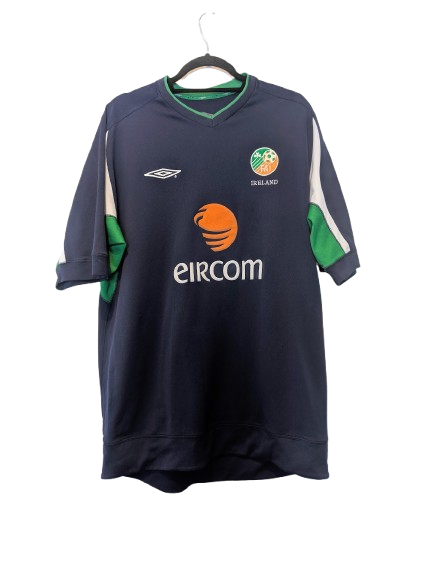 Authentic 2002 Republic of Ireland training shirt Umbro size Medium Eircom sponsor